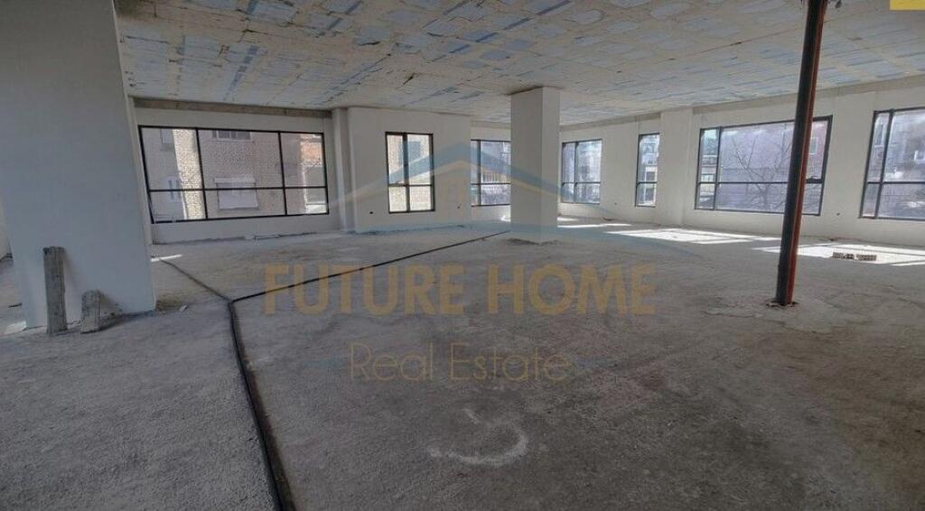 Rent, Space+2 Parking Spaces, Hoxha Tahsim Street