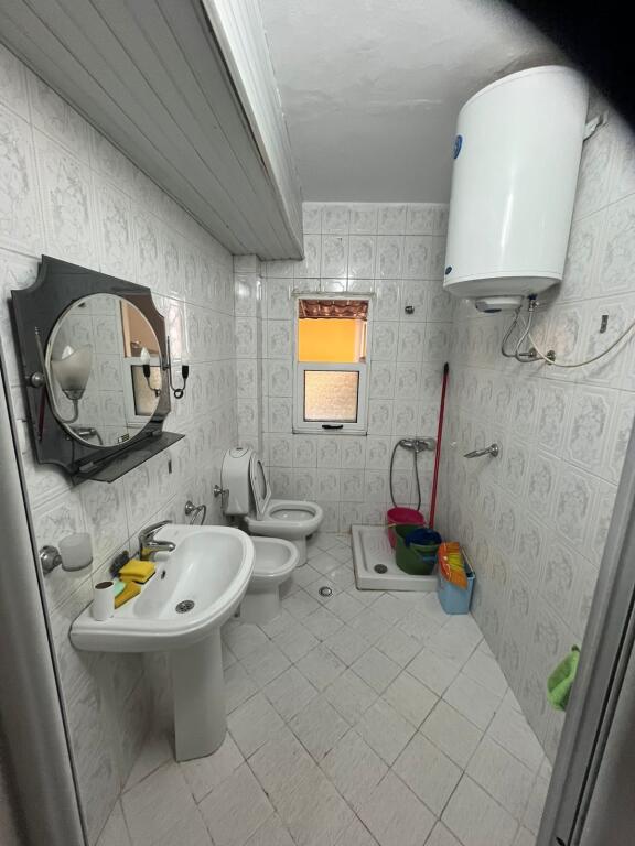 Jepet Me Qera Apartament 1+1+1 Ballkon