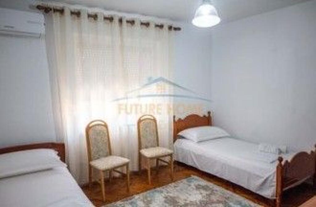 Qera , Apartament 3+1 , Pazari i Ri, Tirane.