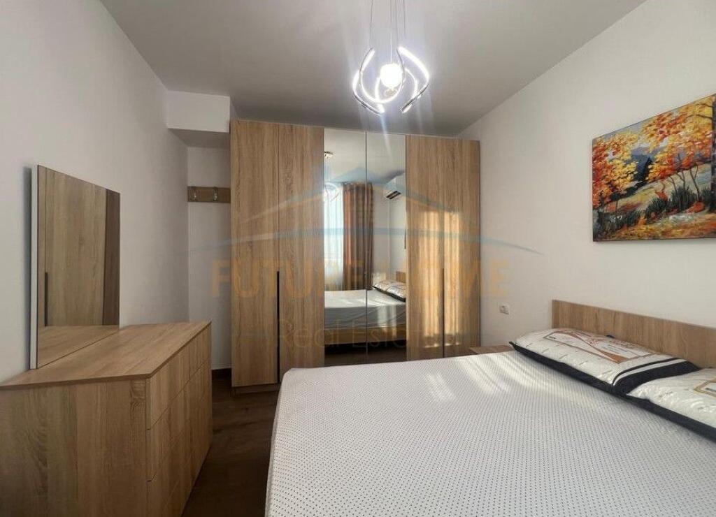 Rent, Studio apartment, Wilson Square, Tirana.