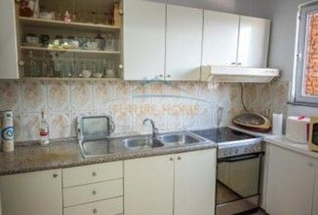 Qera , Apartament 3+1 , Pazari i Ri, Tirane.