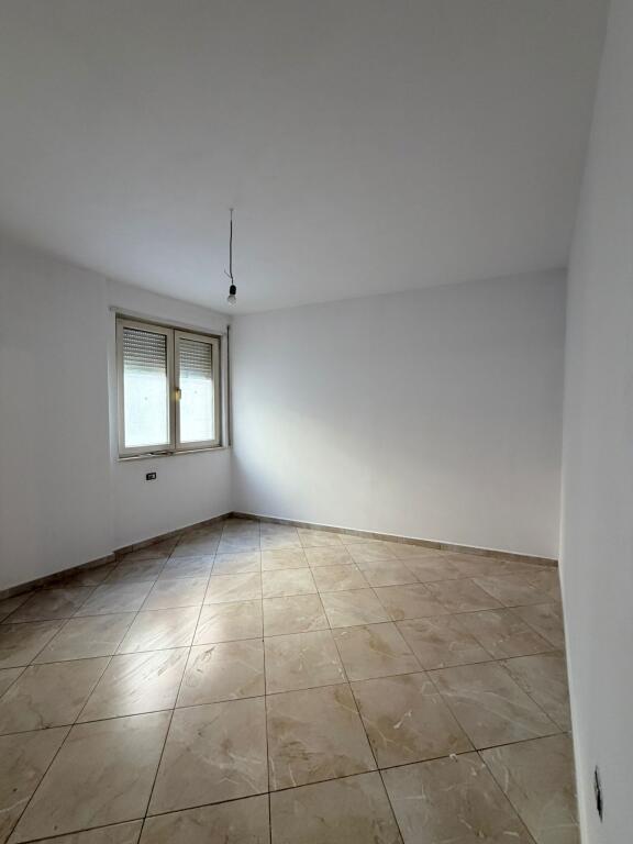 🏢 Jepet me qira apartament / zyrë pranë Qendrës së Tiranës  