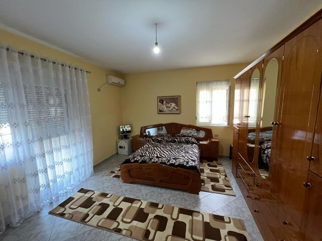 Occasion!!! At Sauku Roundabout, near the Artificial Lake, 3-Storey Villas for sale