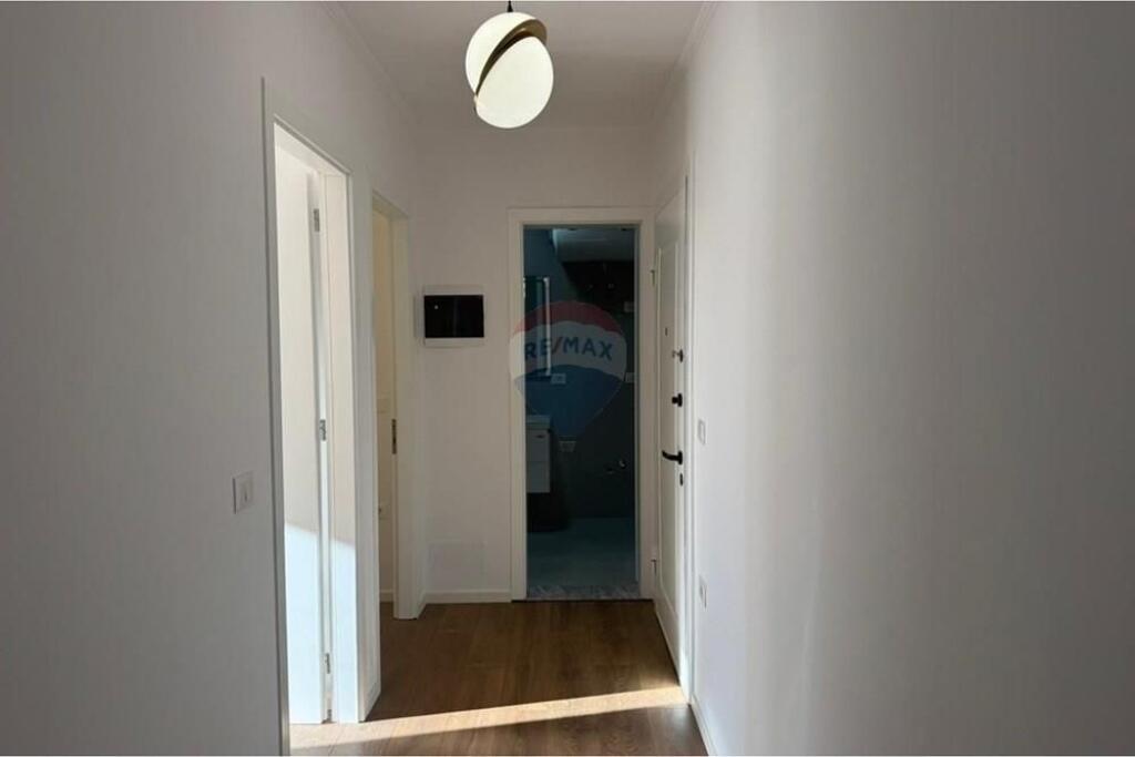 Appartamento - In Vendita - Via Kongresi I Manastirit, Tirana