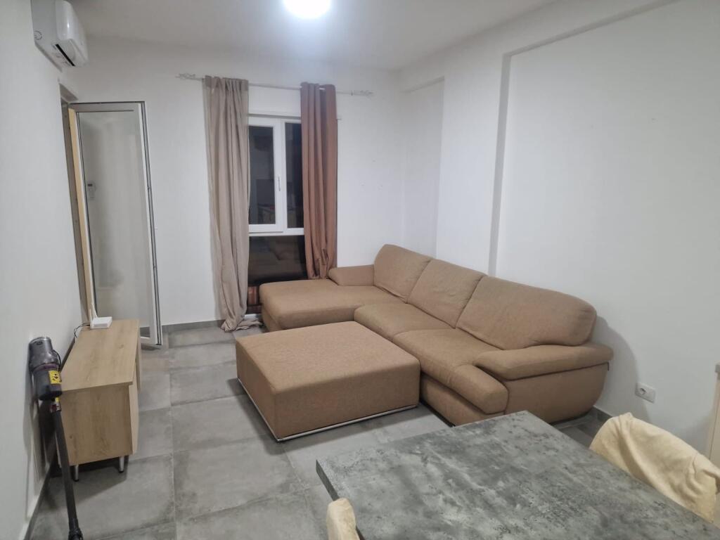 Appartamento 1+1+posto auto a Univers City