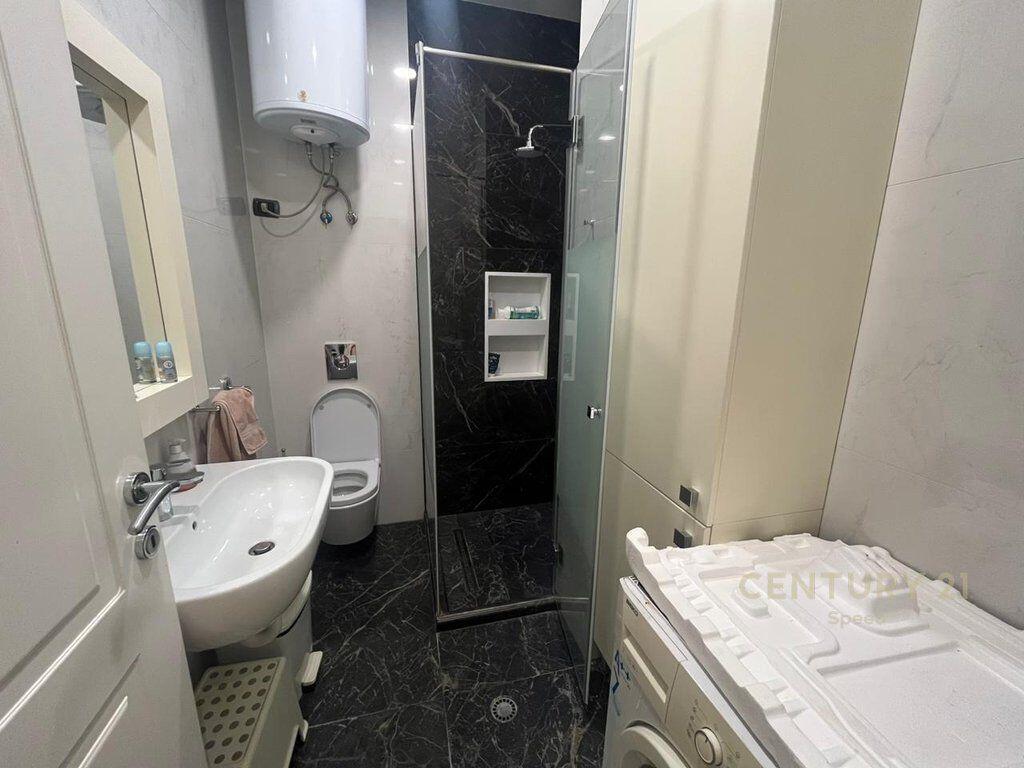 Ish Blloku – Apartament 2+1 me qira per zyre!!