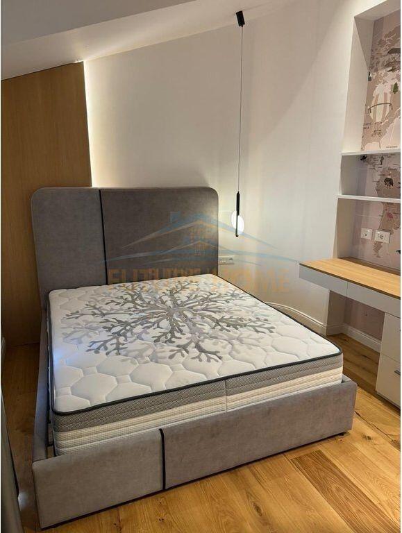 For sale, Penthouse 3+1+3+2 Parking Spaces, Dry Lake, Tirana.!!