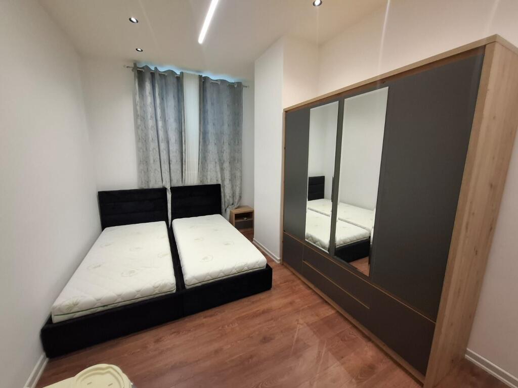 Jepet apartament me qera 2+1+2