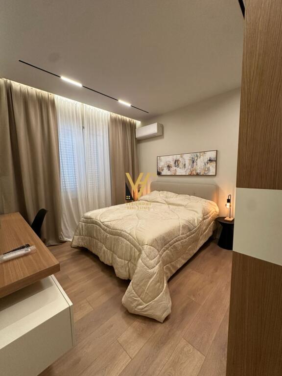 JEPET APARTAMENT 1+1 ME QIRA TE RRUGA E BARRIKADAVE 700 EURO