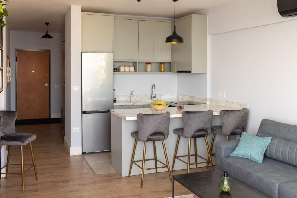 Apartment 2+1+2 for rent   Full Sea View in Currila