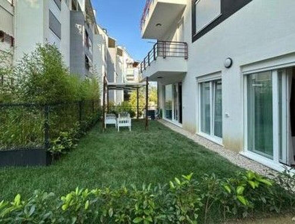 Affitto, Appartamento 2+1+Posto auto, Lago Secco, Tirana.