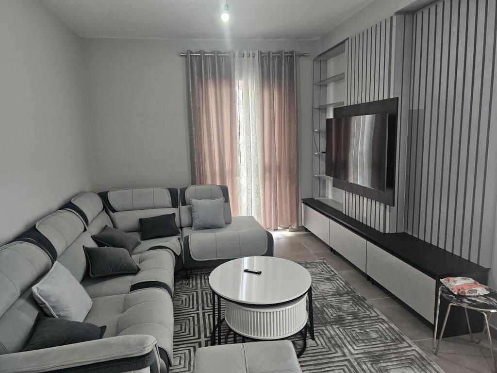 Affittasi 2+1+ posto auto Univers City