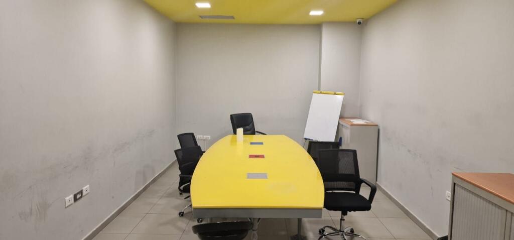 BUSINESS PREMISES FOR RENT ON KAVAJES STREET, CONDOR CENTER