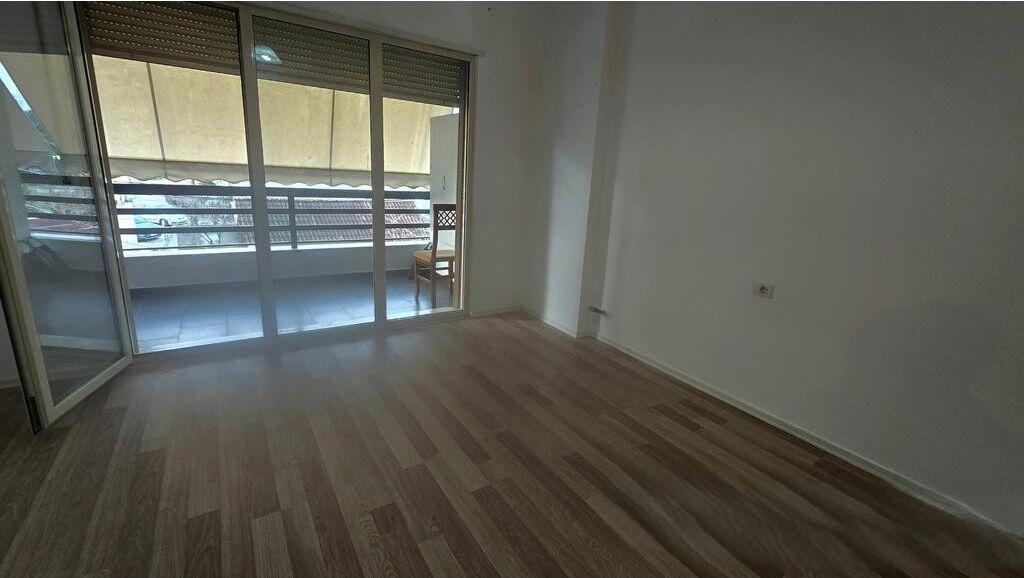 Apartament - Studio për shitje, te fusha e Ali Demit !! 95,000 €