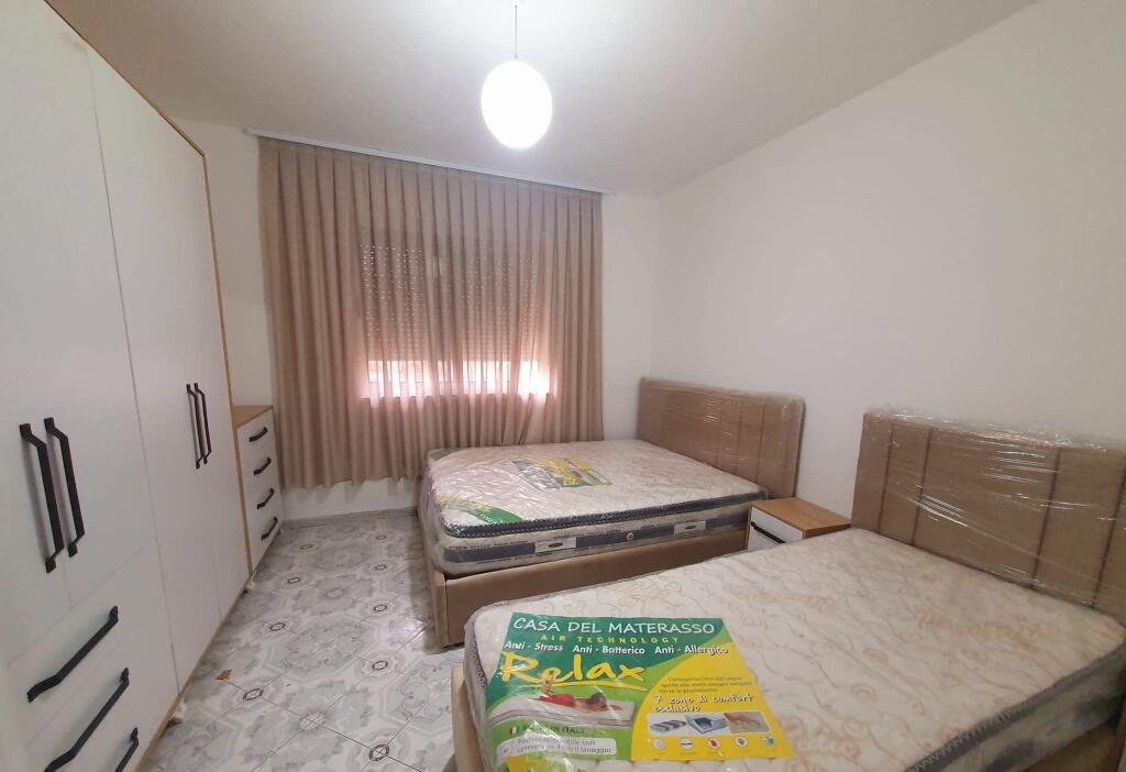 Jepet Me Qera Apartament 1+1+1 Ballkon