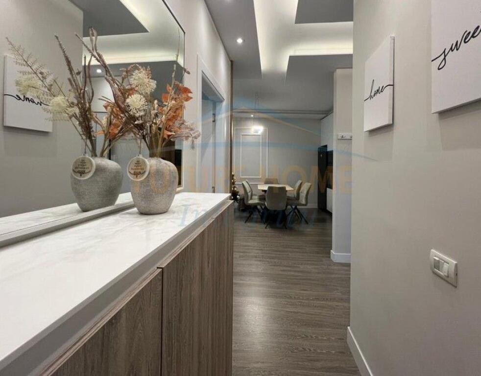Rent, Apartment 2+1+2, Rose Garden, Tirana.!