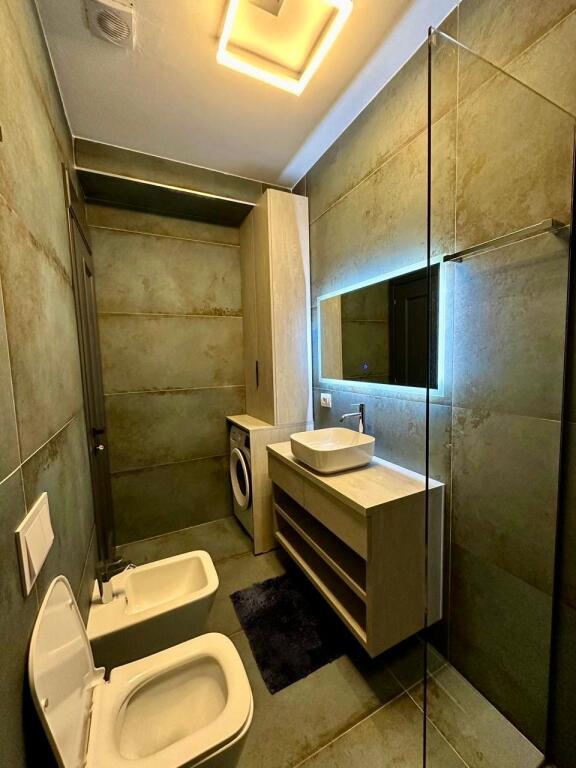 📣 QERA SUPER Apartament Luksoz 3+1 Me 2 Tualete Dhe Post Parking 📍Garden Building 🛣️ Rruga e "Kavajes" ✨