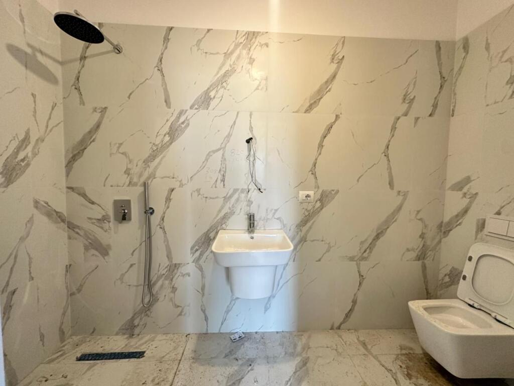 Apartament 2+1 per shitje, Rruga e Barrikadave,ndertim i ri