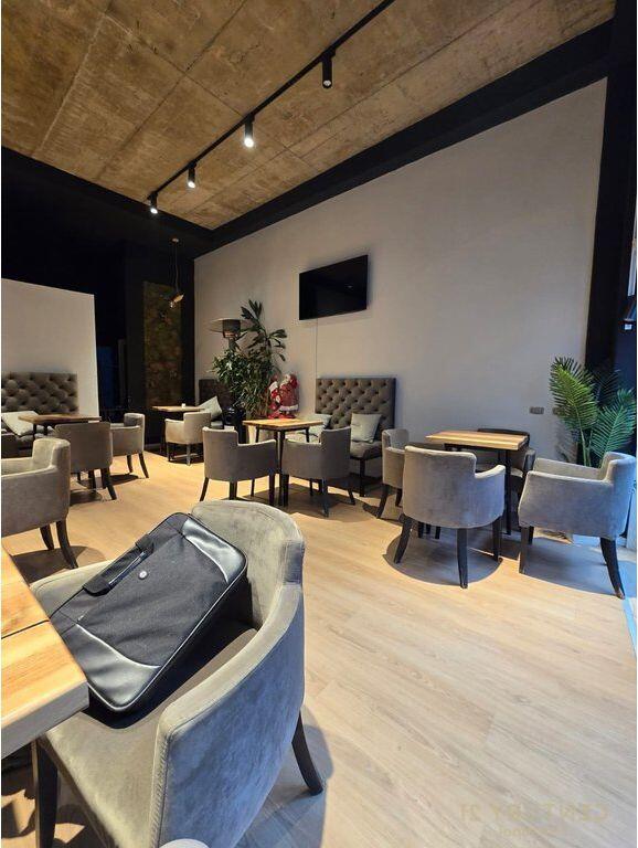 Business Bar/cafe with small kitchen for sale in Myslym Shyr Tirana 43,000 €