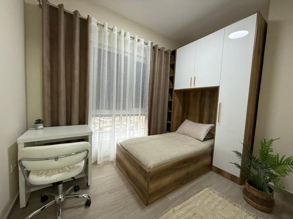 Apartament 2+1 per qira ne Xhamllik