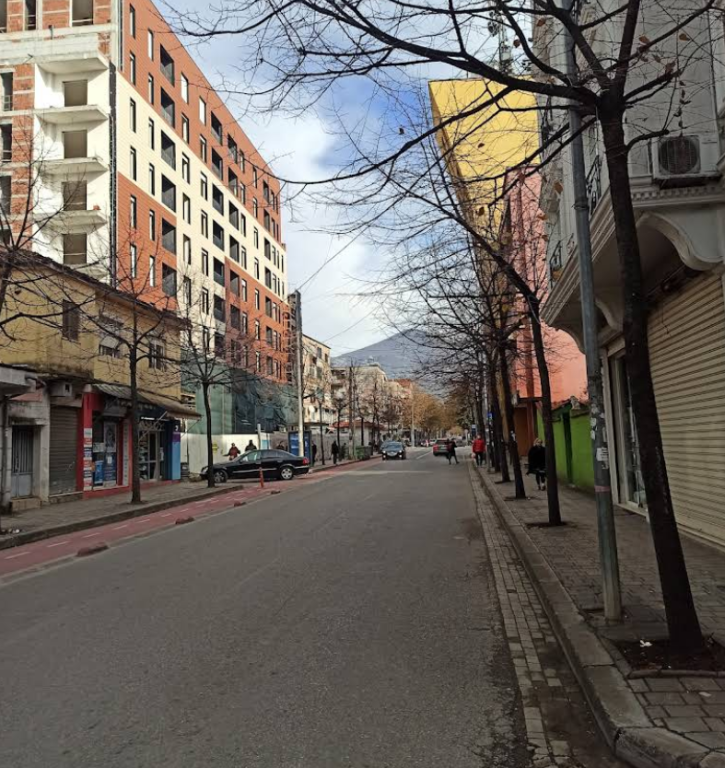 OPEN SPACE SHOP – FOR RENT