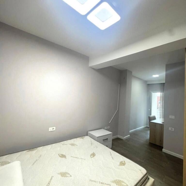 In vendita Duplex + Cortile Kodra e Diellit 2 (Estensione) Duplex 2+1+Veranda