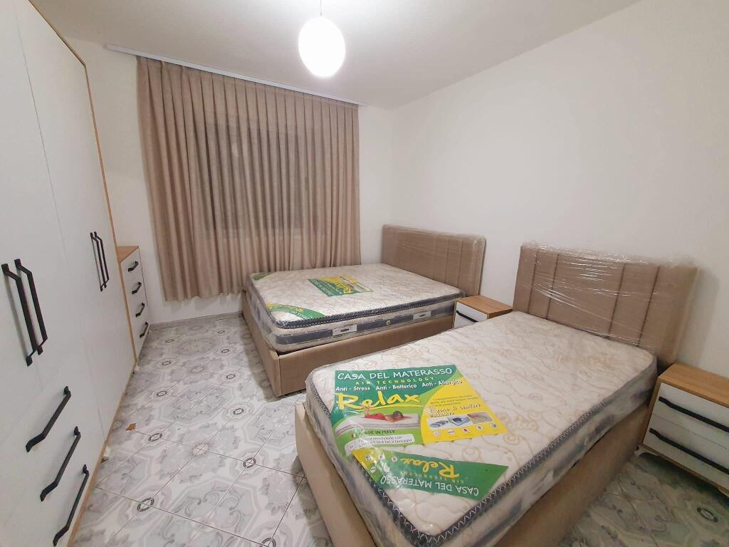 Jepet Me Qera Apartament 1+1+1 Ballkon
