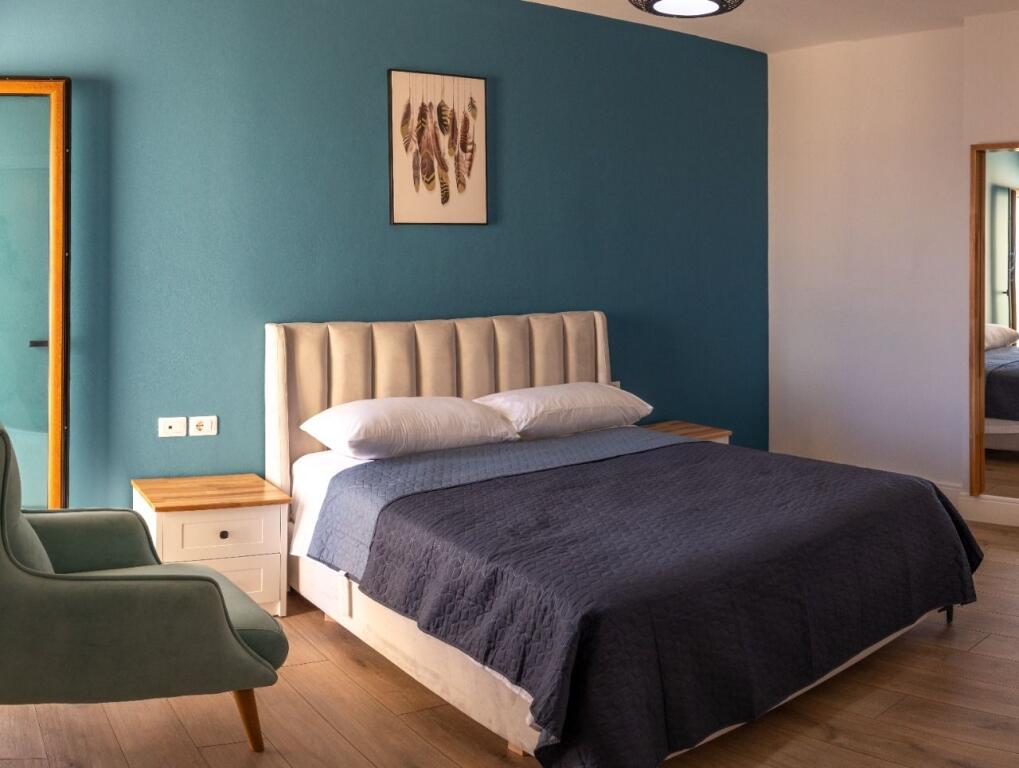 Apartment 2+1+2 for rent   Full Sea View in Currila