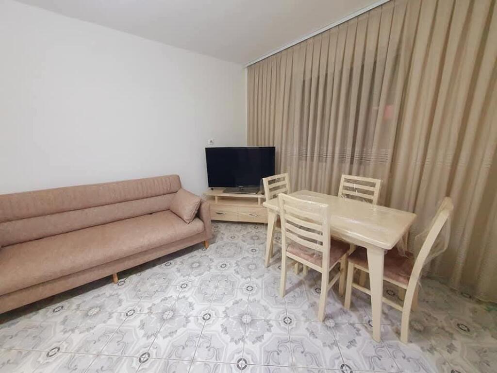 Jepet Me Qera Apartament 1+1+1 Ballkon