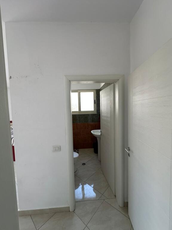 🏡 Apartment 2+1+2 for sale 📍 Tom Doshi Complex, Shkozë  ✅ Purchase option with credit 📐 Area: 105.5 m² 🏢 2nd floor residential, with elevator 🛋️ Furnished, ready to live in 📄 With mortgage 💶 Price: 137 million lek   