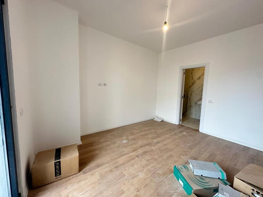Apartament 2+1 per shitje, Rruga e Barrikadave,ndertim i ri