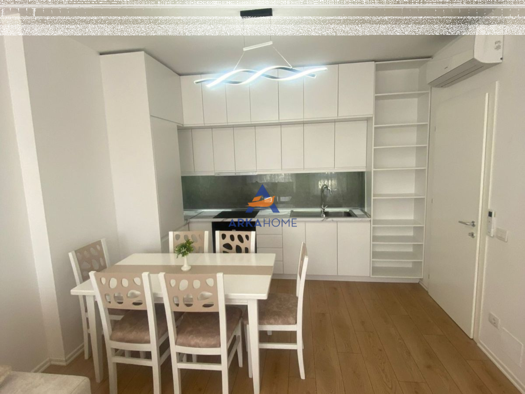 JEPET APARTMENT ME QERA 1+1+BALLKON " RRUGA 5 MAJ" 55.000 LEKE