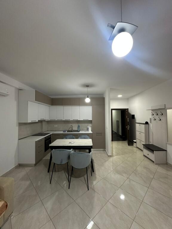🏡 Apartment 2+1+2 for sale 📍 Tom Doshi Complex, Shkozë  ✅ Purchase option with credit 📐 Area: 105.5 m² 🏢 2nd floor residential, with elevator 🛋️ Furnished, ready to live in 📄 With mortgage 💶 Price: 137 million lek   