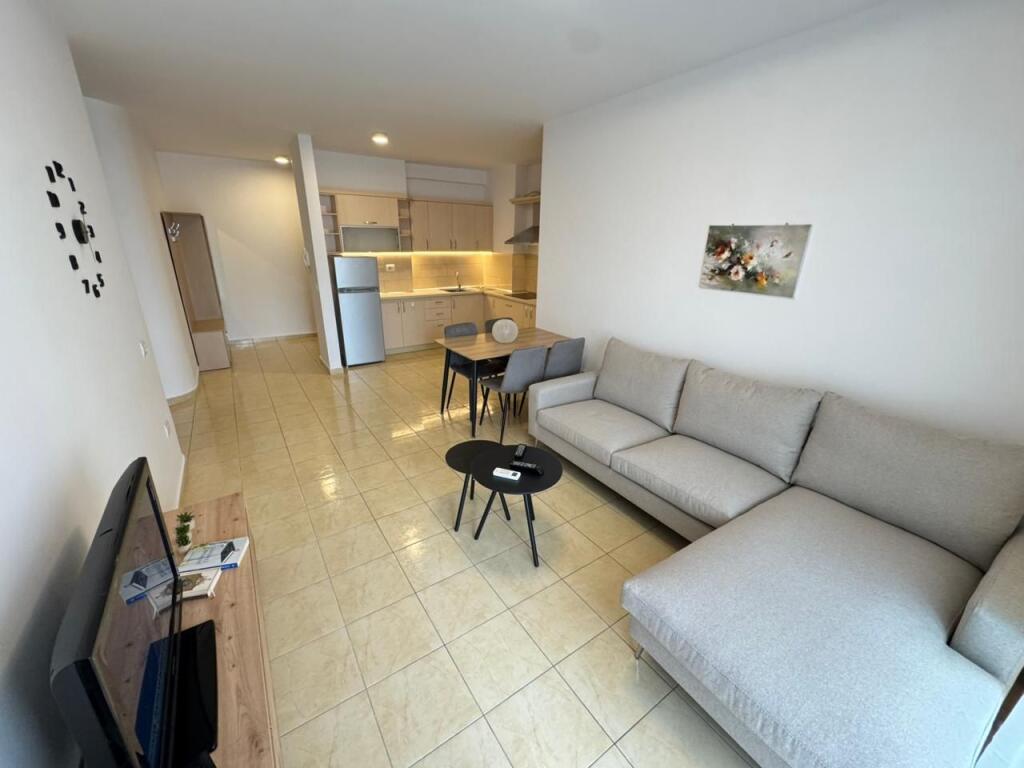 🚪Affitto Appartamento 1+1 📍 Via Don Bosko💰 Prezzo: 50.000 lekë / mese
