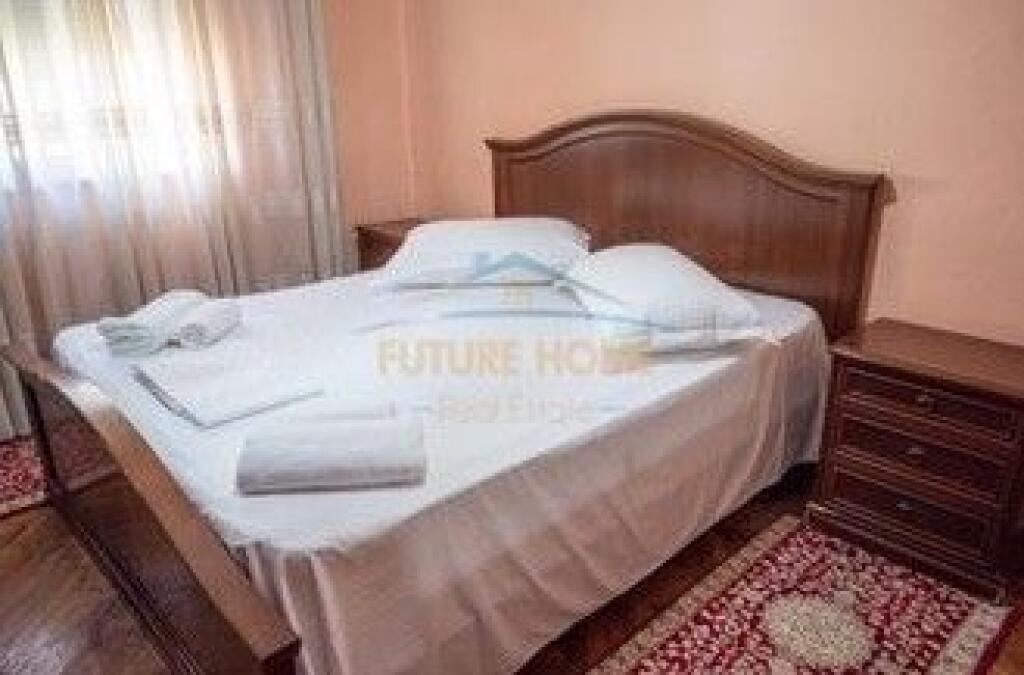 Qera , Apartament 3+1 , Pazari i Ri, Tirane.