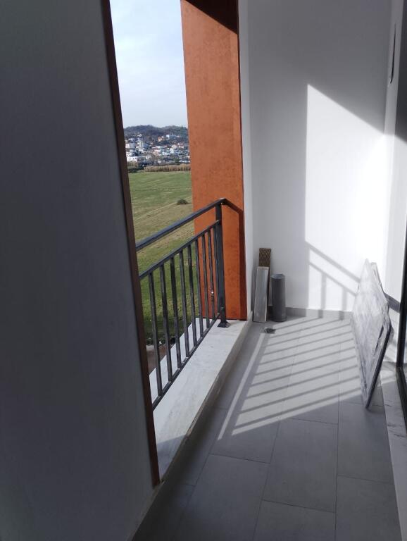 1+1,i mobiluar luks te urban gate astir,cmimi 450 euro