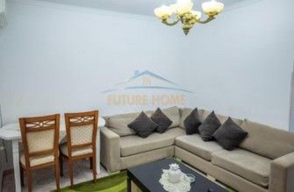 Qera , Apartament 3+1 , Pazari i Ri, Tirane.
