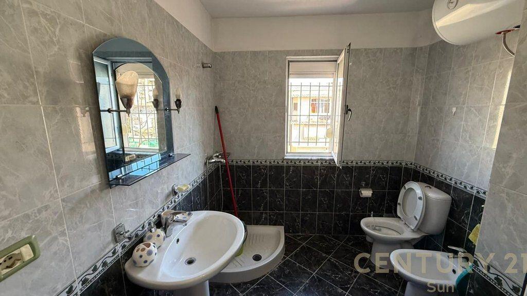 Appartamento 1+1 in affitto nella vecchia stazione finale di Tiranë e Re, Tirana - 400€