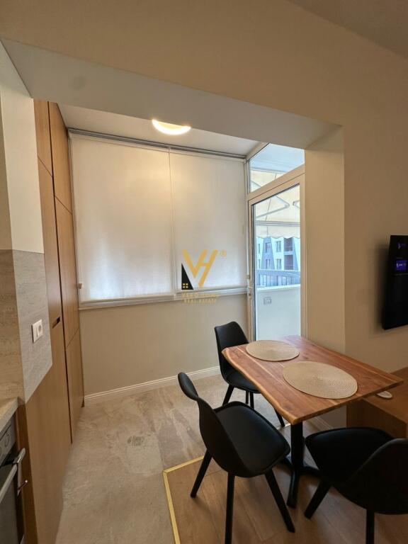 JEPET APARTAMENT 1+1 ME QIRA TE RRUGA E BARRIKADAVE 700 EURO