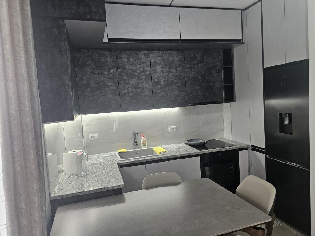 Affittasi 2+1+ posto auto Univers City