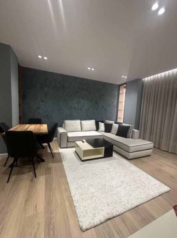 Super appartamento 1+1 in affitto Nuovo Bazaar 70.000 Leke
