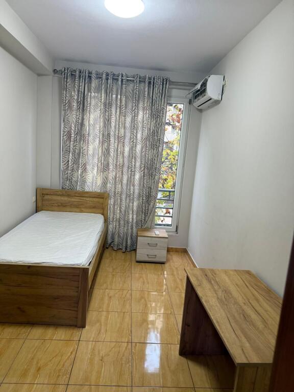 2+1,e mobiluar ne laprake,700 euro bruto me taksa te perfshira