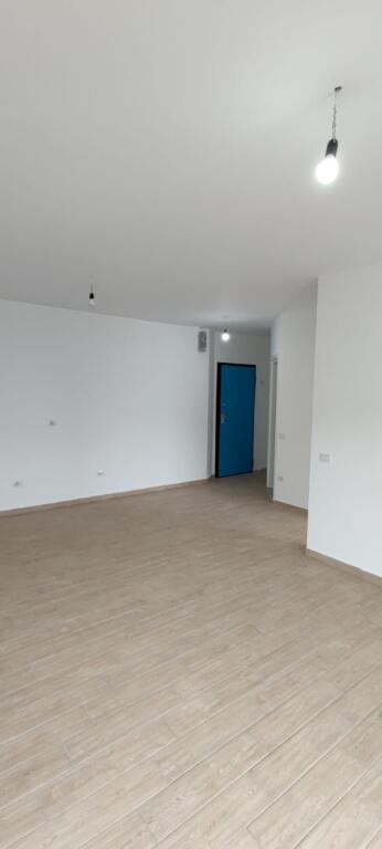 📌 Shitet apartament 1+1 – Shengjin