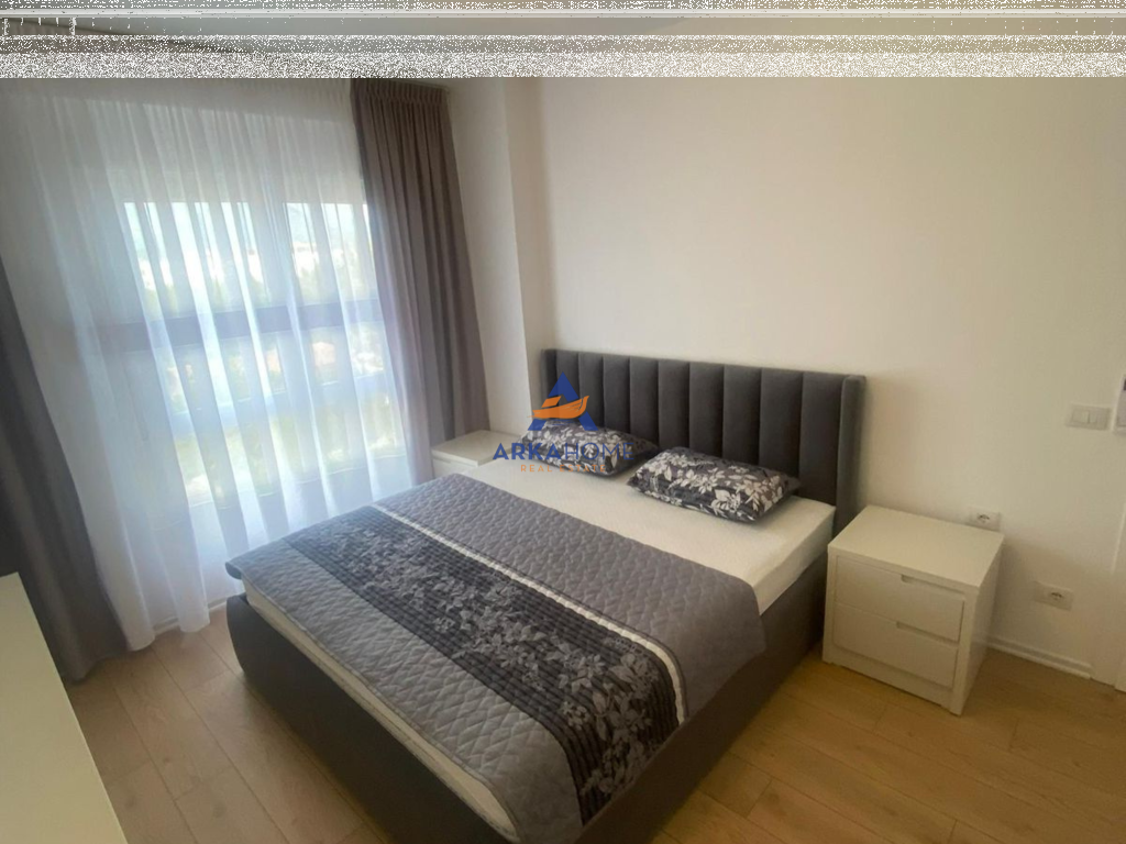 JEPET APARTMENT ME QERA 1+1+BALLKON " RRUGA 5 MAJ" 55.000 LEKE