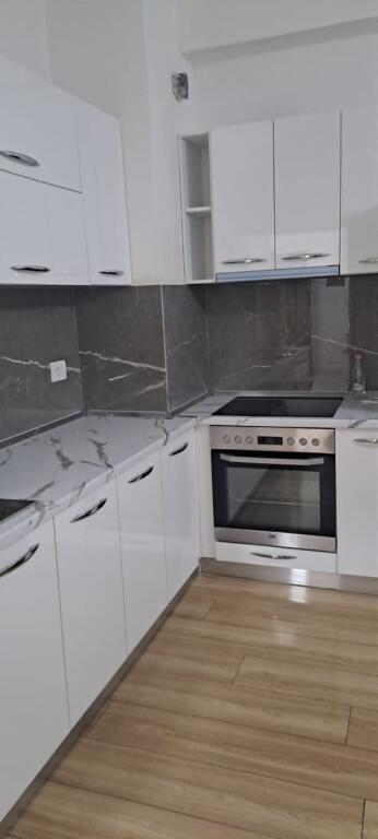 1+1,i mobiluar luks te urban gate astir,cmimi 450 euro
