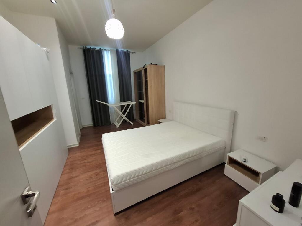 Jepet apartament me qera 2+1+2