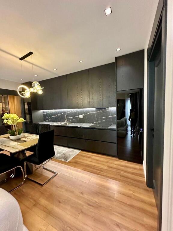 📣 QERA SUPER Apartament Luksoz 3+1 Me 2 Tualete Dhe Post Parking 📍Garden Building 🛣️ Rruga e "Kavajes" ✨