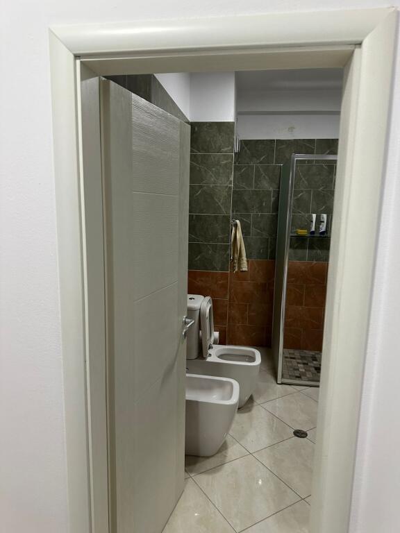 🏡 Apartment 2+1+2 for sale 📍 Tom Doshi Complex, Shkozë  ✅ Purchase option with credit 📐 Area: 105.5 m² 🏢 2nd floor residential, with elevator 🛋️ Furnished, ready to live in 📄 With mortgage 💶 Price: 137 million lek   