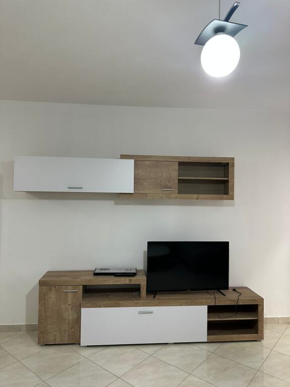 🏡 Apartment 2+1+2 for sale 📍 Tom Doshi Complex, Shkozë  ✅ Purchase option with credit 📐 Area: 105.5 m² 🏢 2nd floor residential, with elevator 🛋️ Furnished, ready to live in 📄 With mortgage 💶 Price: 137 million lek   