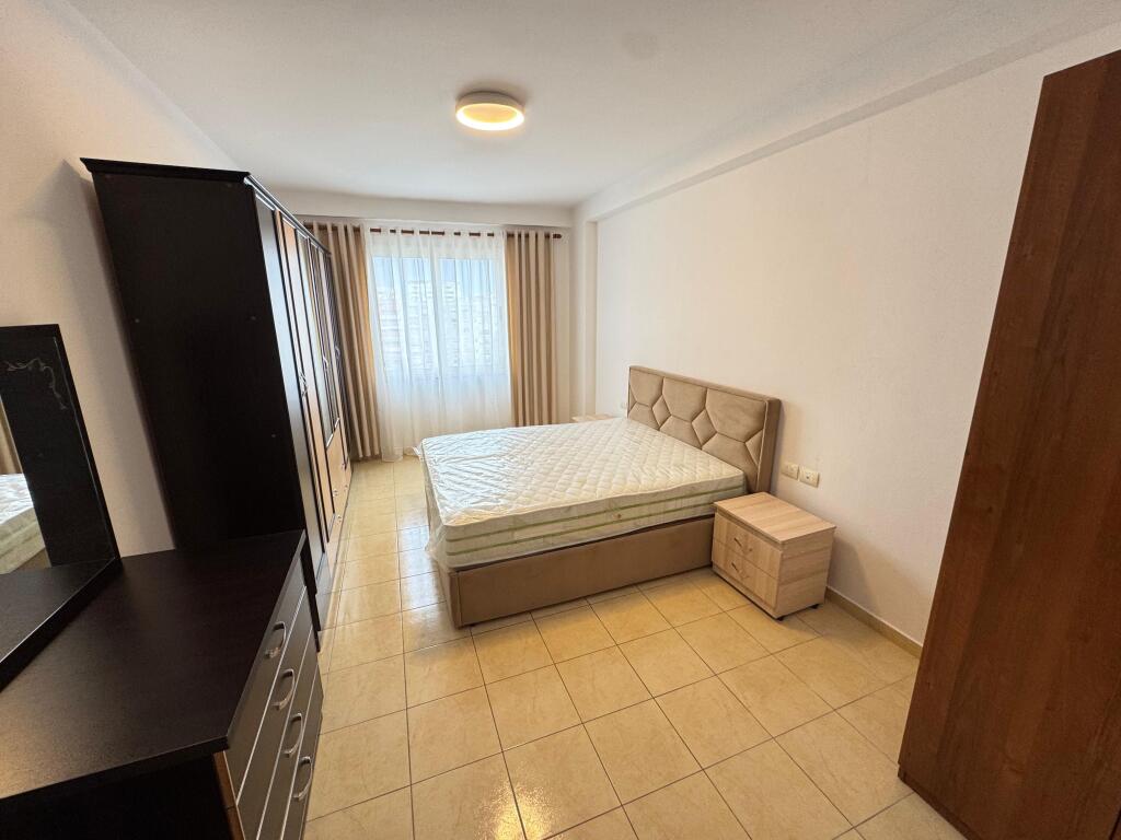 Affitto Appartamento 1+1 📍Via Don Bosko di fronte alla chiesa 6° piano con ascensore Prezzo 50.000 lek/mese non trattabile